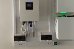 Deye-Inverter-Switches-and-Fuses