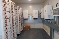 Deye-Inverters-and-Deye-Battery-Bank